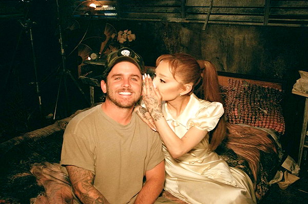 arianagrande instagram image archive image