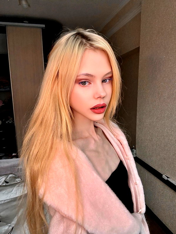alisen.mari instagram image archive image