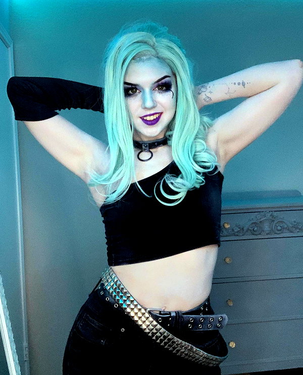 yeahimcaroline instagram image archive image