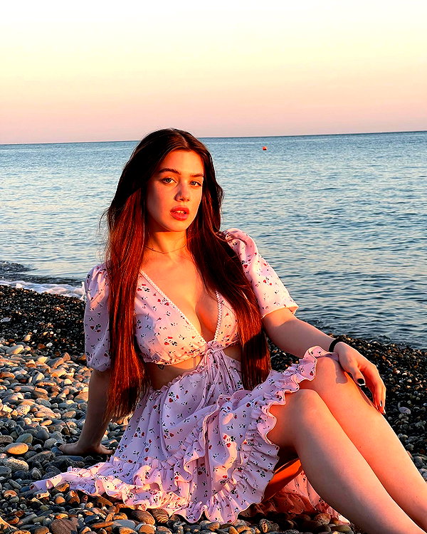anna.utka22 instagram image archive image