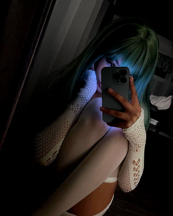 twodollie instagram image archive image