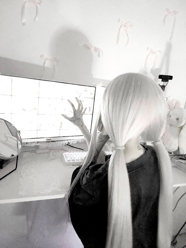 annaemiliaz instagram image archive image