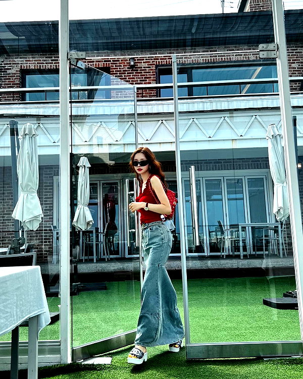dear.zia instagram image archive image