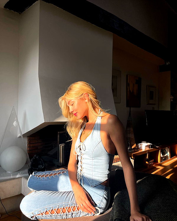 maya.keyy instagram image archive image