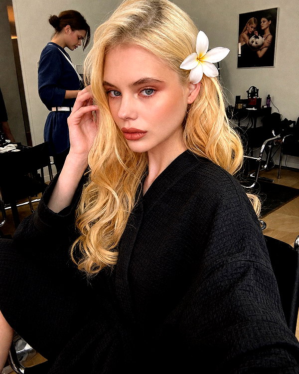 alisen.mari instagram image archive image