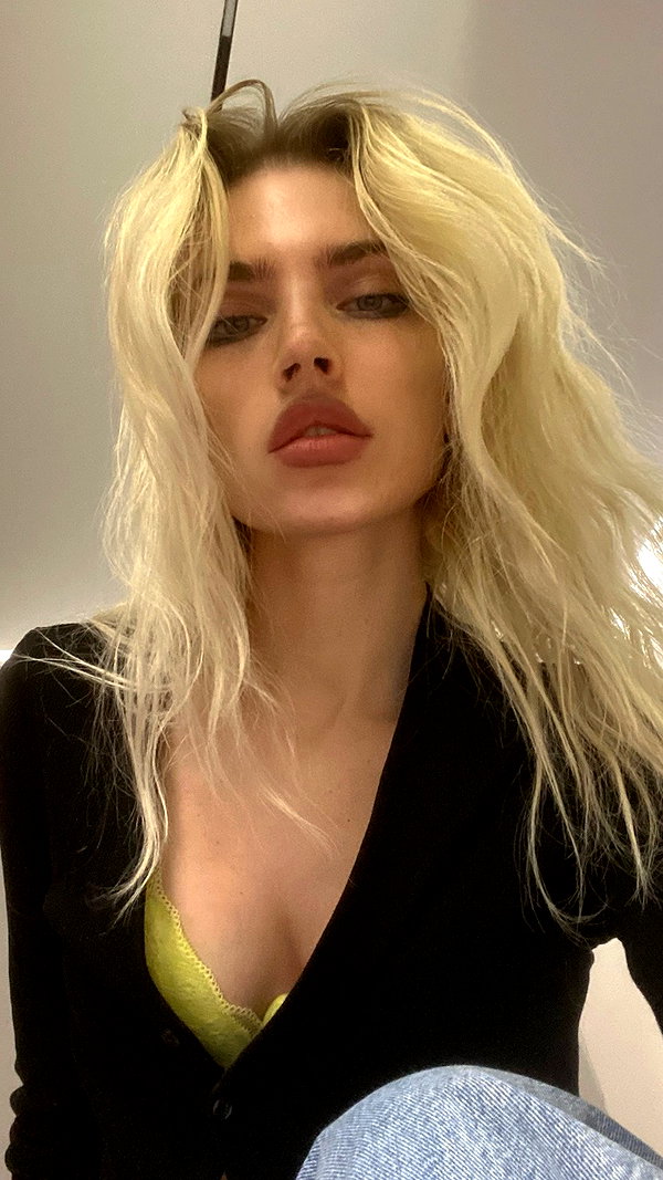 anya4everr instagram image archive image