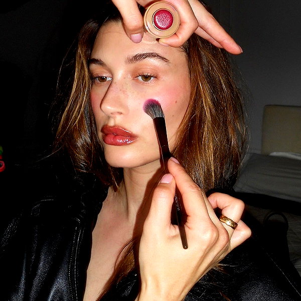 haileybieber instagram image archive image