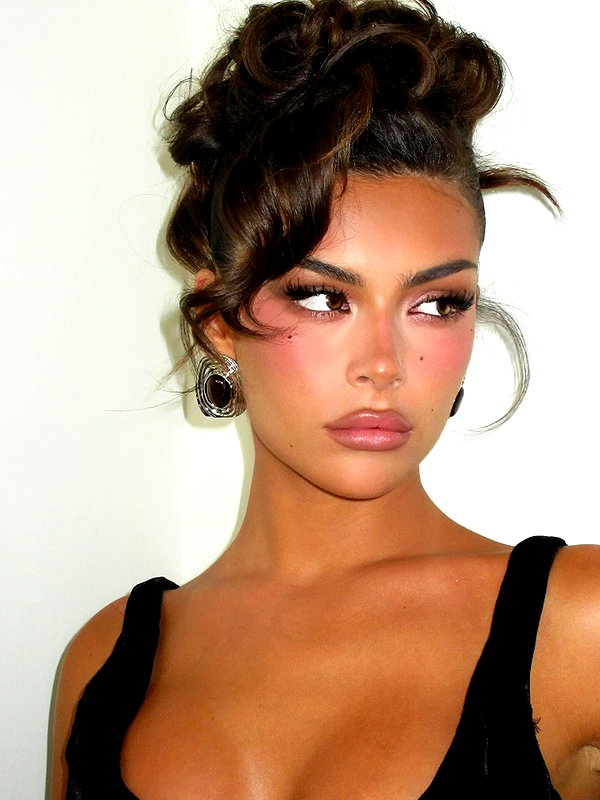 taniellejaimua archive image