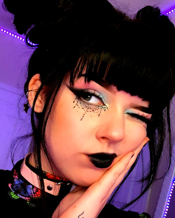 yeahimcaroline instagram image archive image
