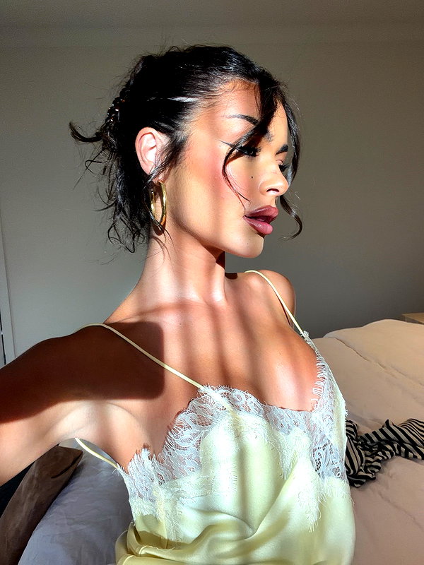 oliviaphillipps instagram image archive image