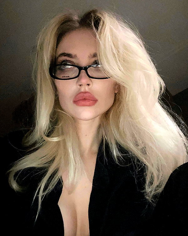 anya4everr instagram image archive image