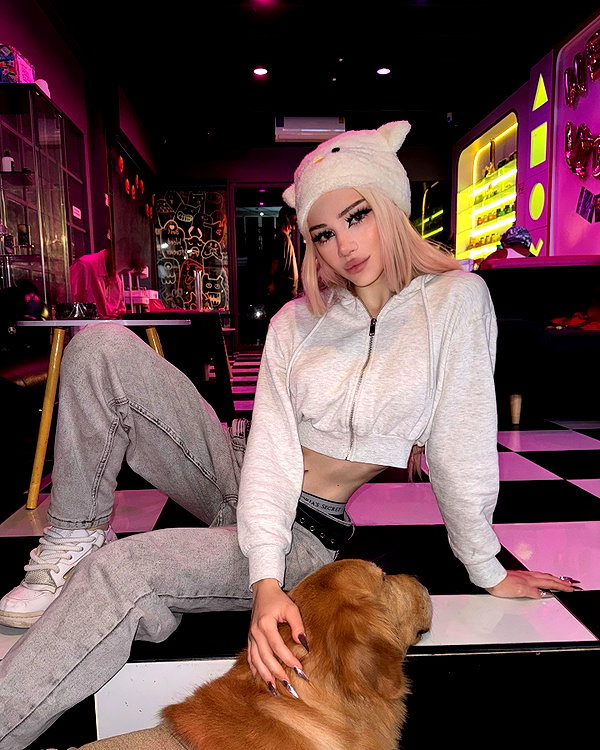 vik4au instagram image archive image