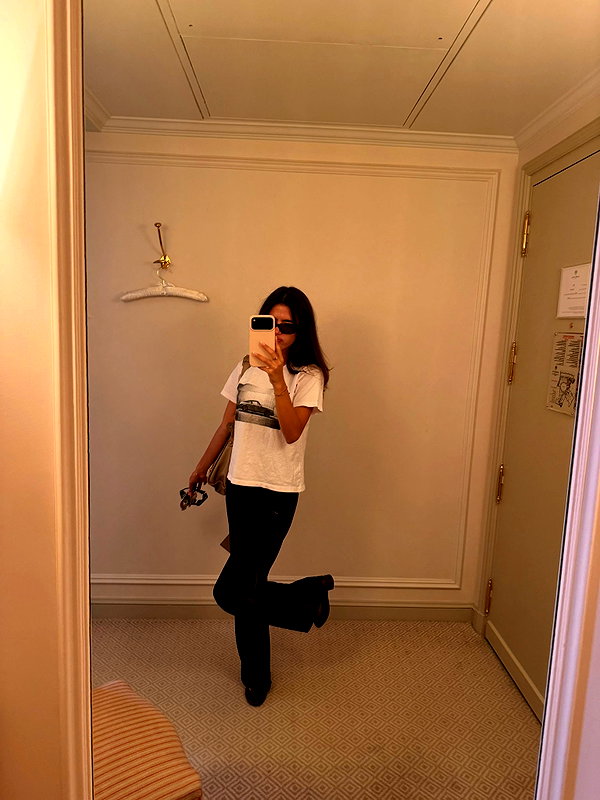 ainaratorneg instagram image archive image