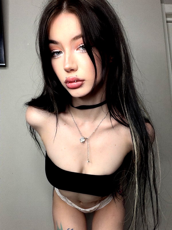 mia_goth2004 instagram image archive image