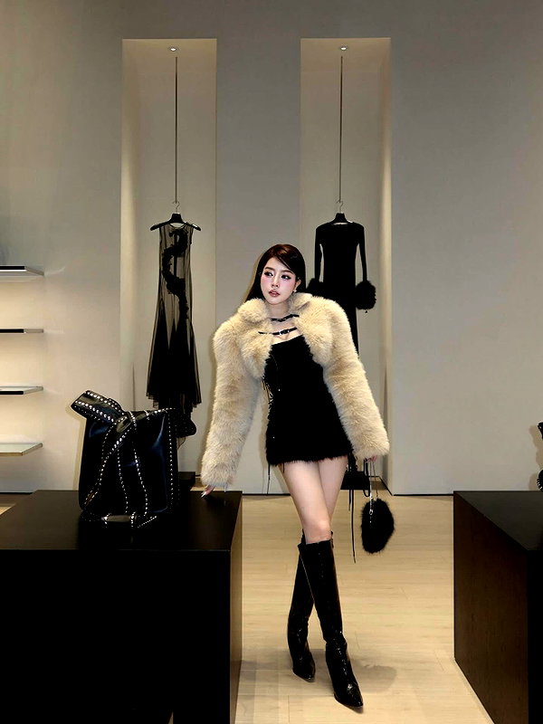 lyhythuedoxinh instagram image archive image