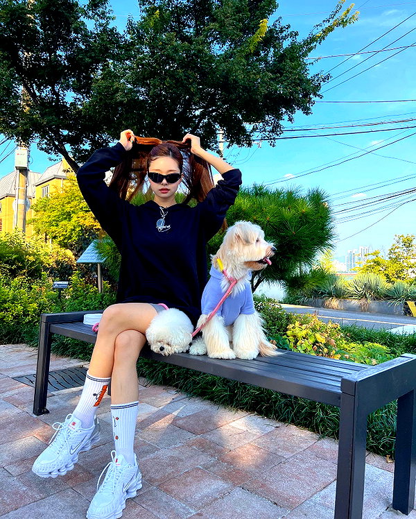 dear.zia instagram image archive image