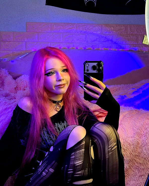 tiny.eviluv instagram image archive image