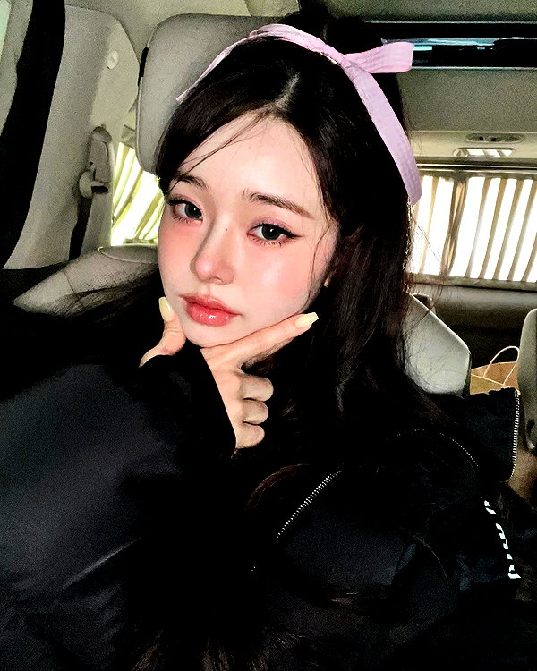 dear.zia instagram image archive image