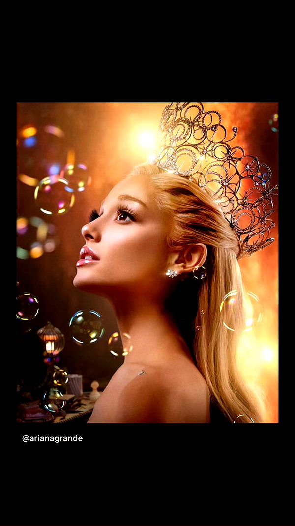 arianagrande instagram image archive image