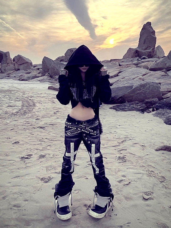 9unxx7 instagram image archive image