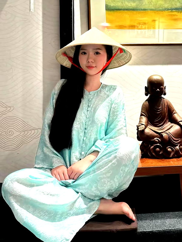 lyhythuedoxinh instagram image archive image
