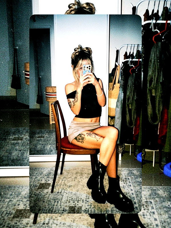 ronyida_ instagram image archive image