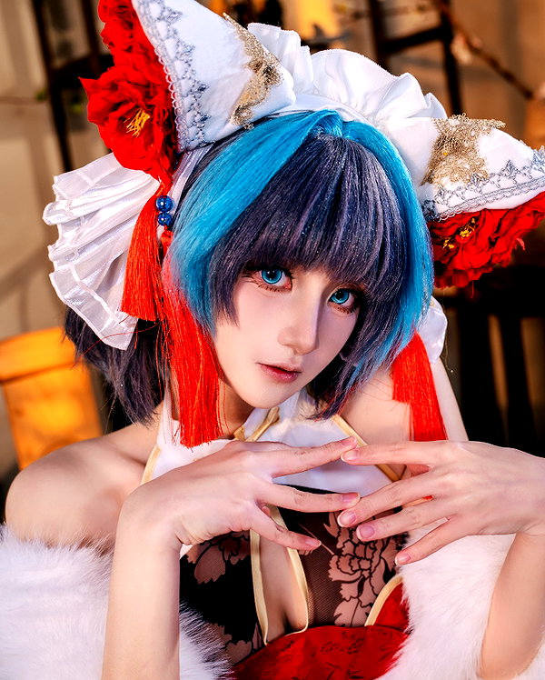 miee_cos instagram image archive image