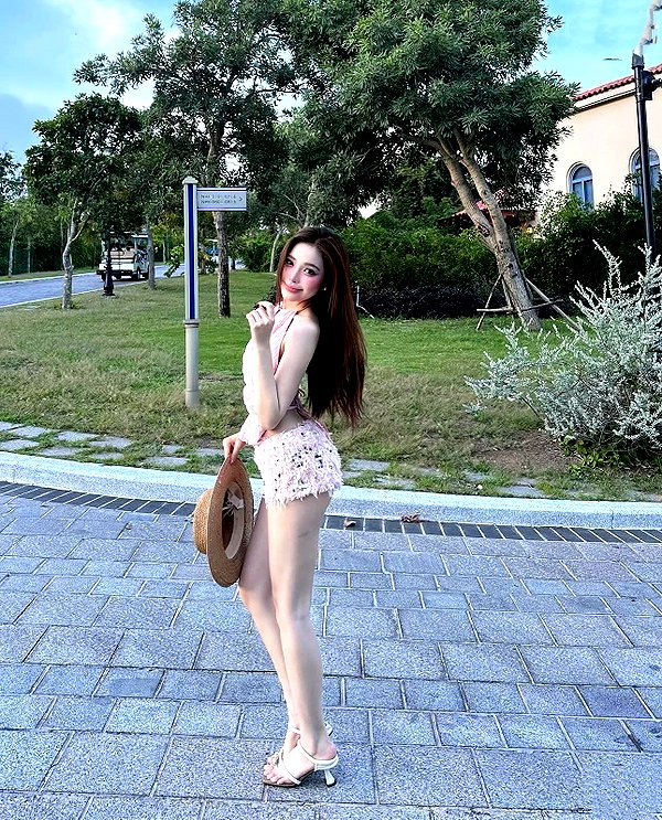 lyhythuedoxinh instagram image archive image