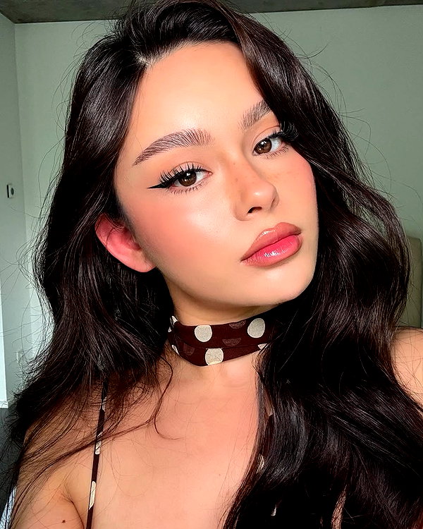 baddiesessence instagram image archive image
