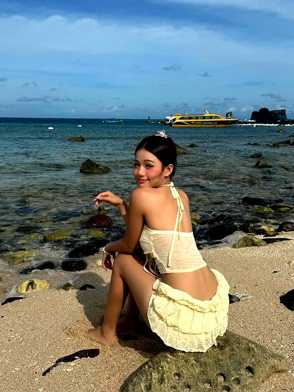 lyhythuedoxinh instagram image archive image