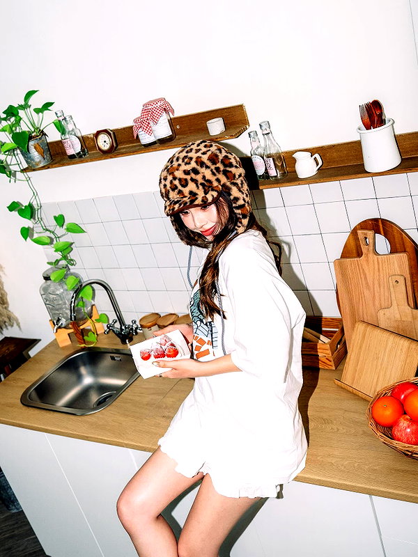 e.shao_417 instagram image archive image