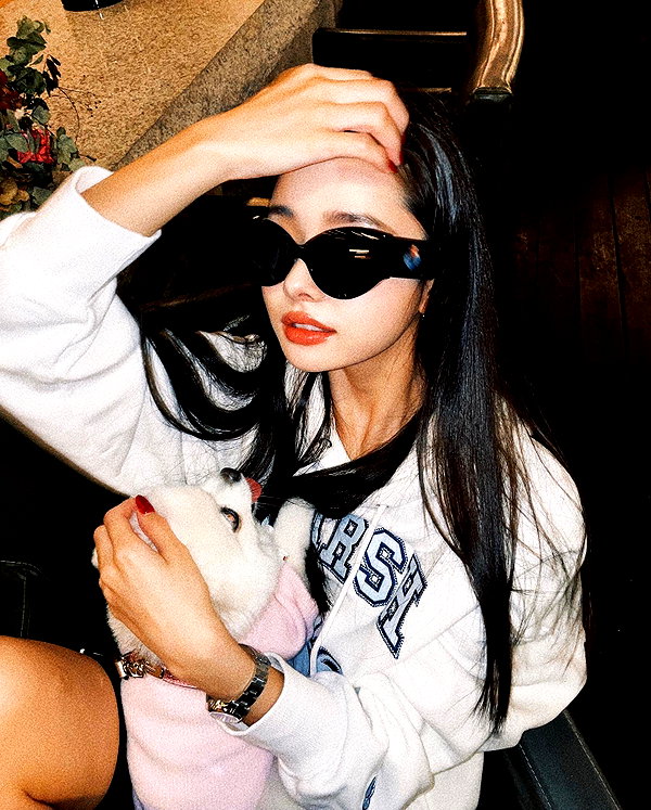 dear.zia instagram image archive image
