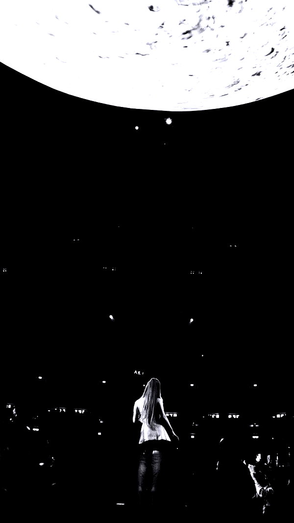 arianagrande instagram image archive image