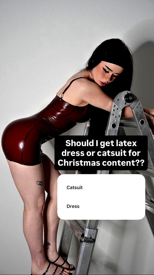 Archived image from @lararoseeb on Instagram