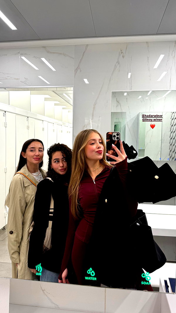 mishel_d_ instagram image archive image