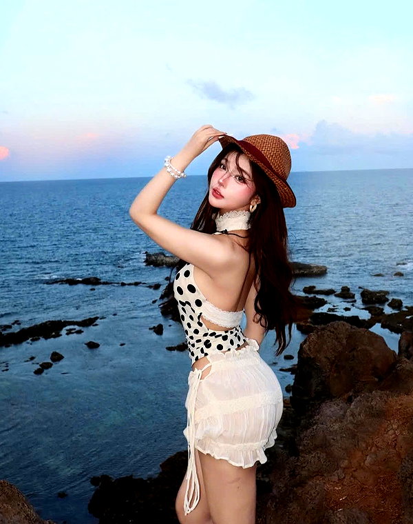 lyhythuedoxinh instagram image archive image