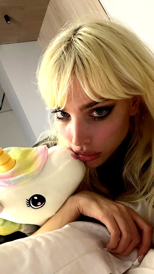 anya4everr instagram image archive image
