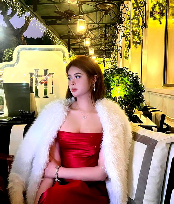 lyhythuedoxinh instagram image archive image