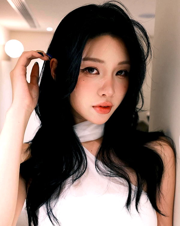 misa__round2 instagram image archive image