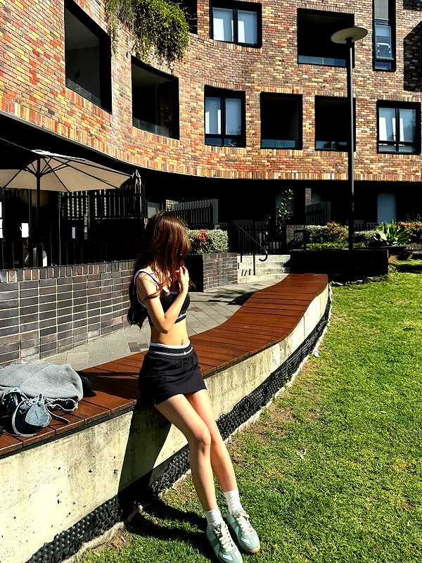 ywwyiiing instagram image archive image