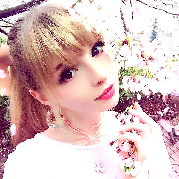 peachmilky_ instagram image archive image