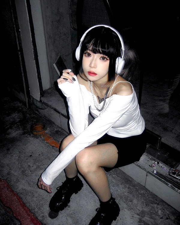 nixqq.425_ instagram image archive image