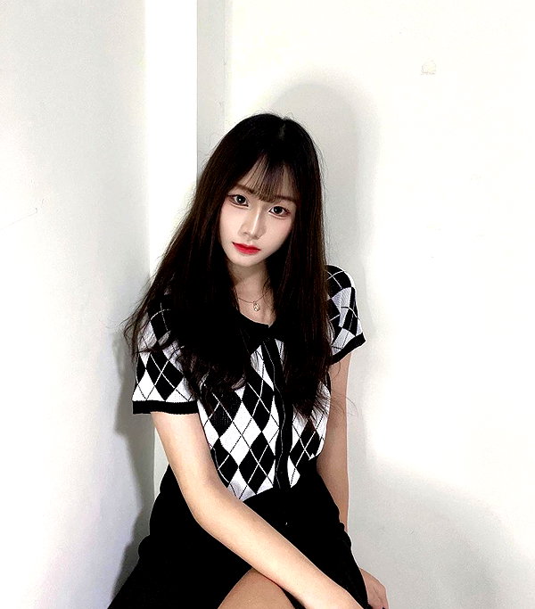 lai_931201 instagram image archive image