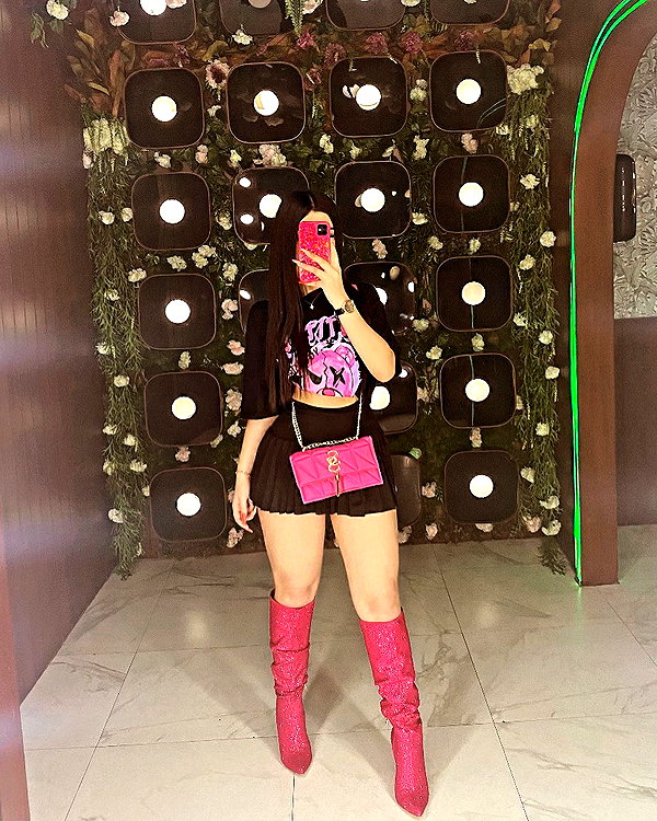 lesliesancheezz instagram image archive image
