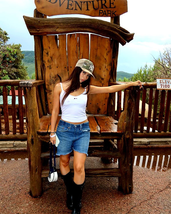 ellianawalmsley instagram image archive image