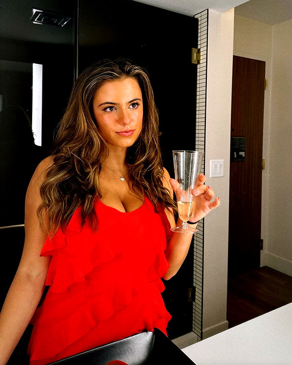 isabella.lauren instagram image archive image