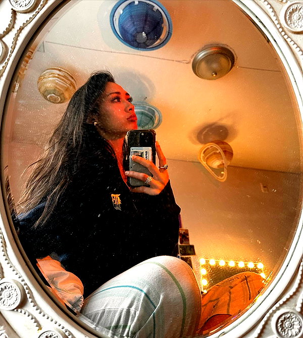 cait.knight instagram image archive image
