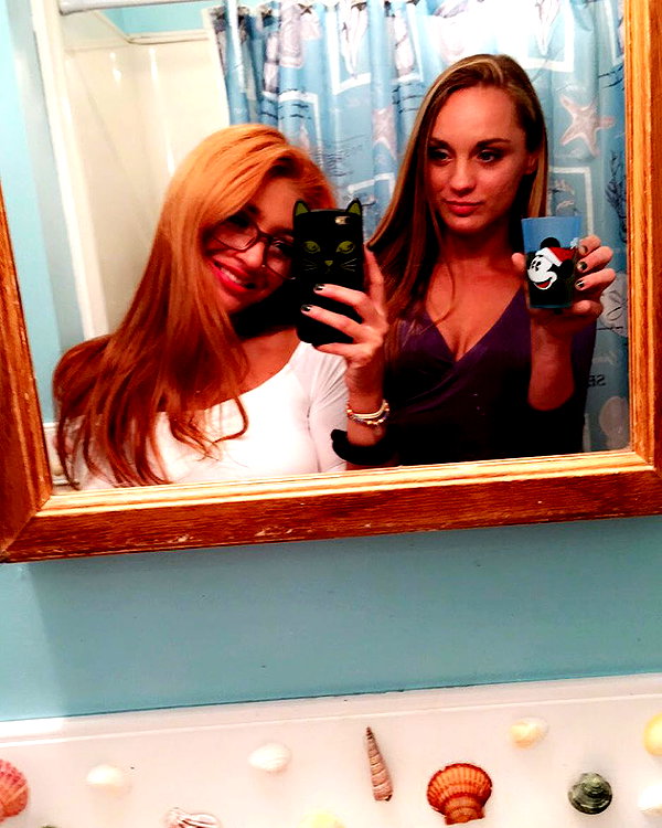 daniellebarnaa archive image