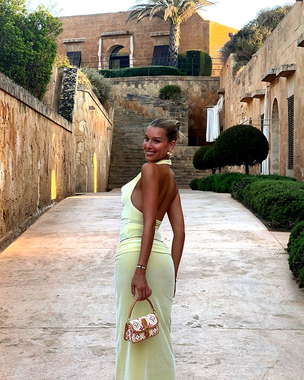 sophiebatzloff instagram image archive image