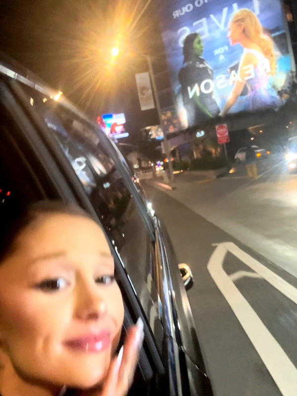 arianagrande instagram image archive image